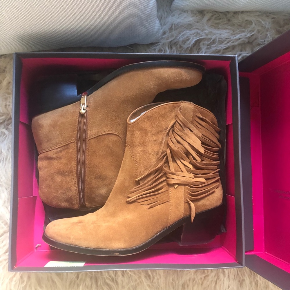 Vince Camuto Suede boots